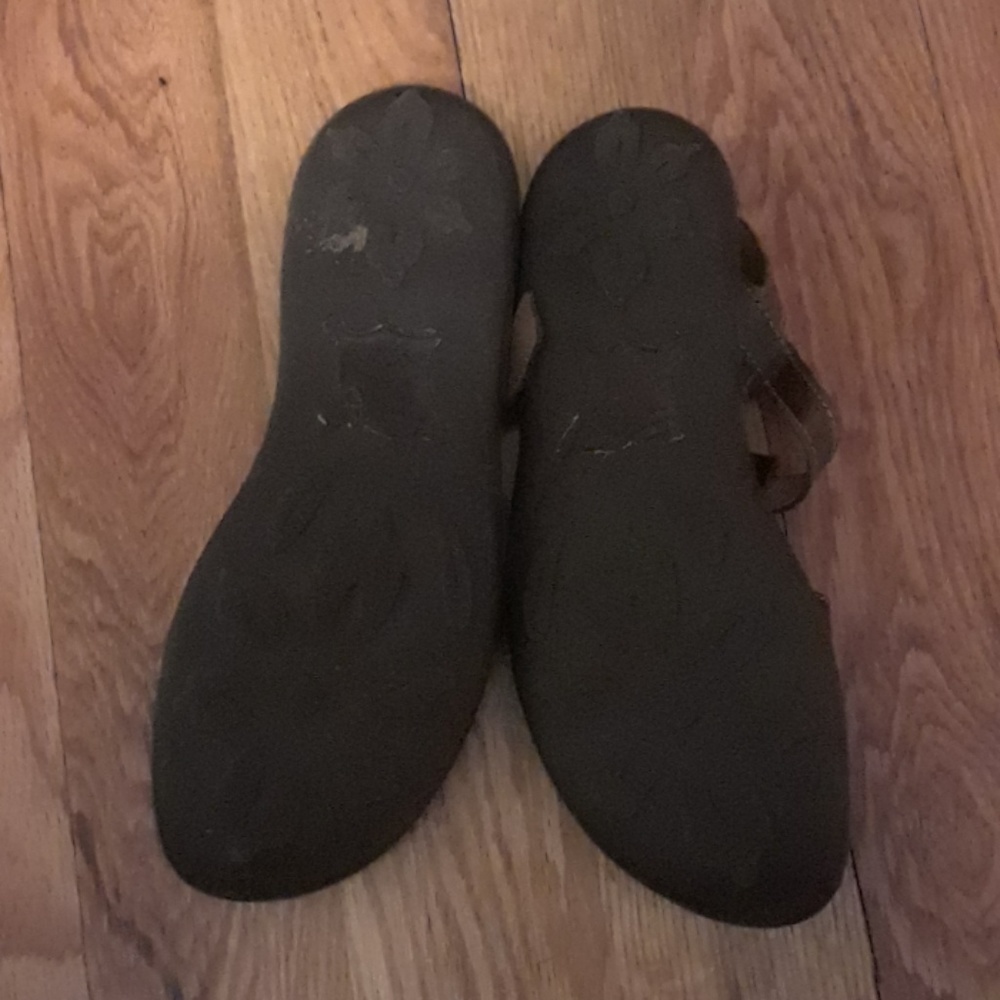 Born Sandals - Picture 2 of 3